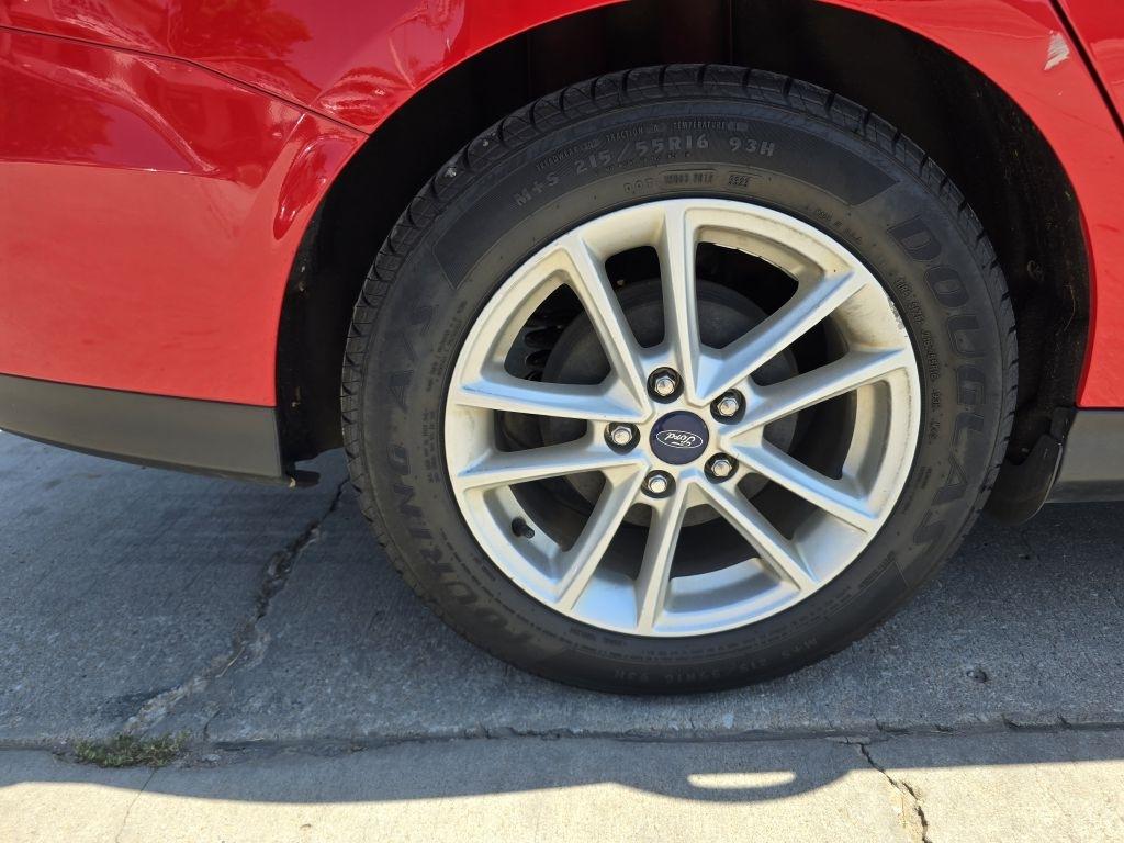 Ford Focus SE Sedan 2017