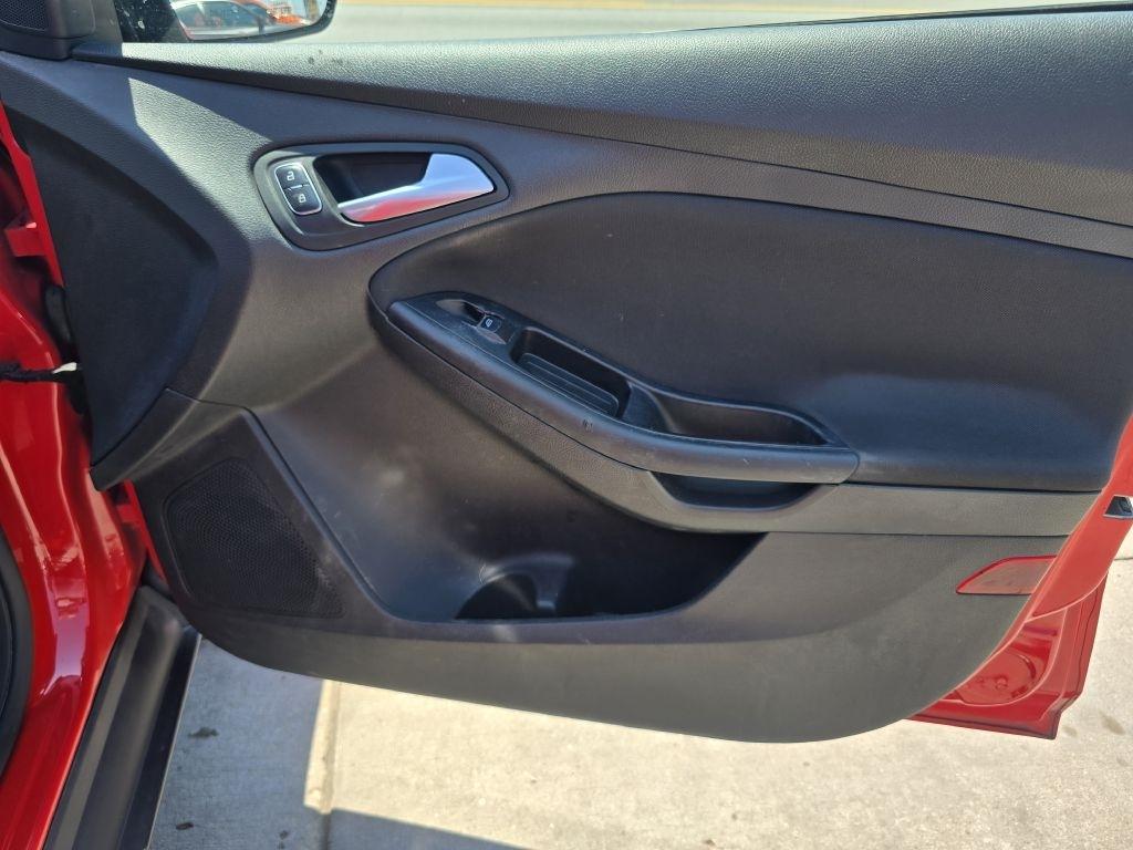 Ford Focus SE Sedan 2017