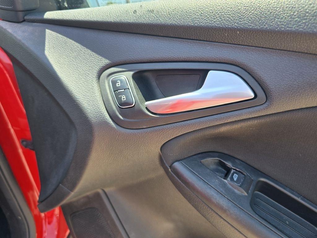Ford Focus SE Sedan 2017