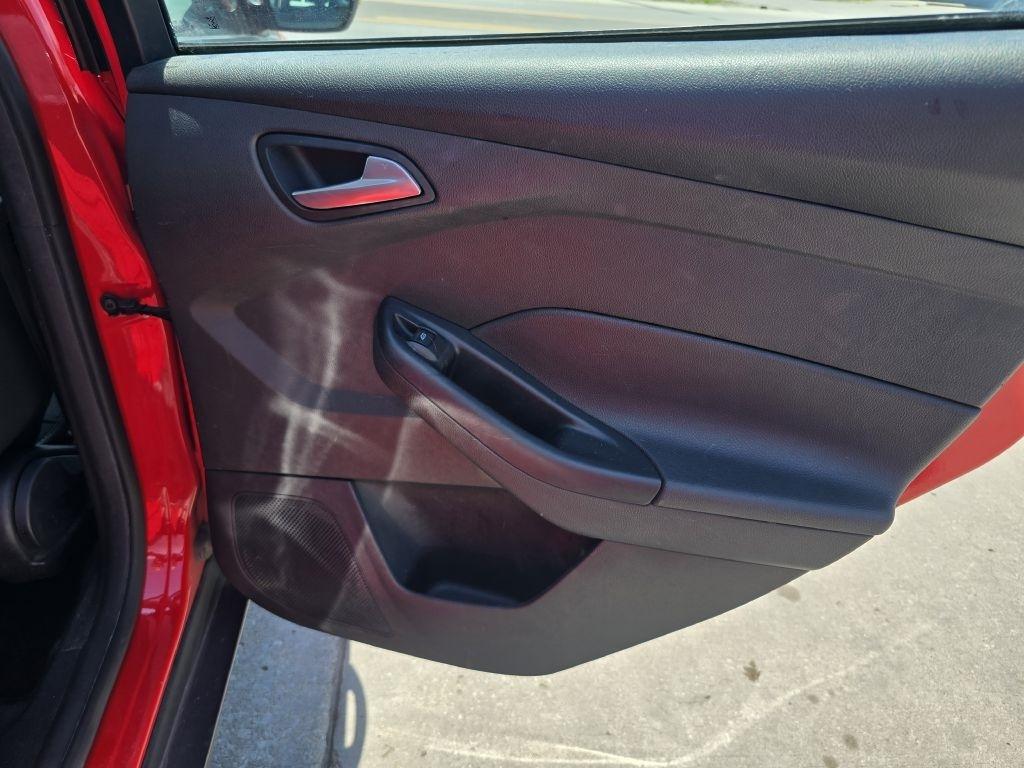 Ford Focus SE Sedan 2017