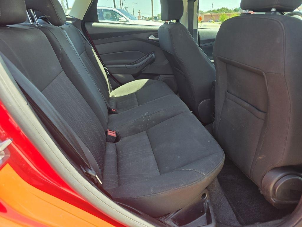 Ford Focus SE Sedan 2017