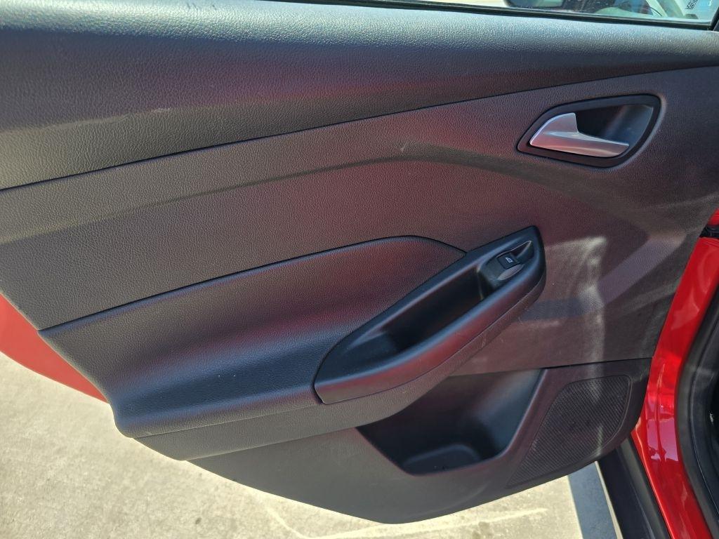 Ford Focus SE Sedan 2017