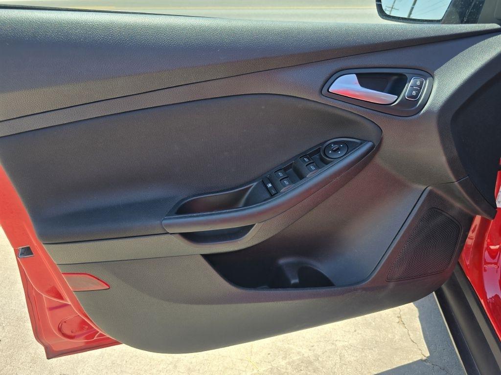 Ford Focus SE Sedan 2017