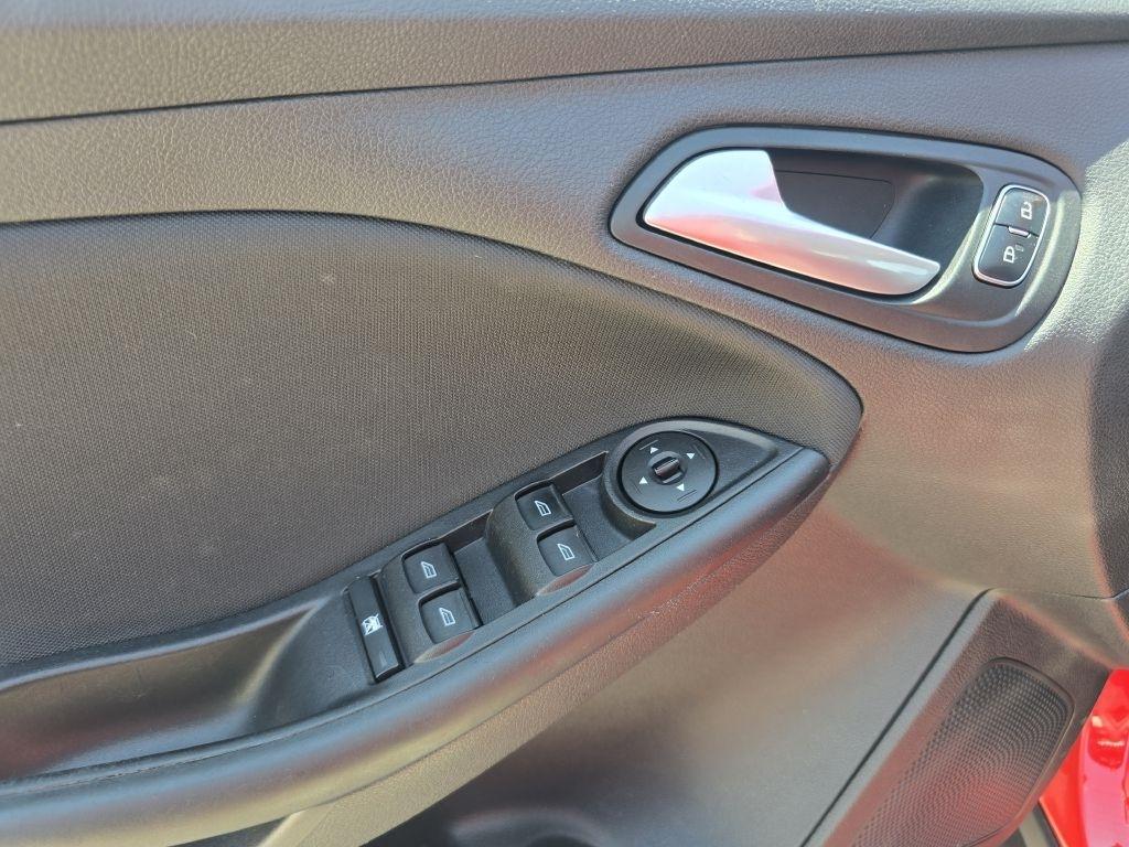 Ford Focus SE Sedan 2017