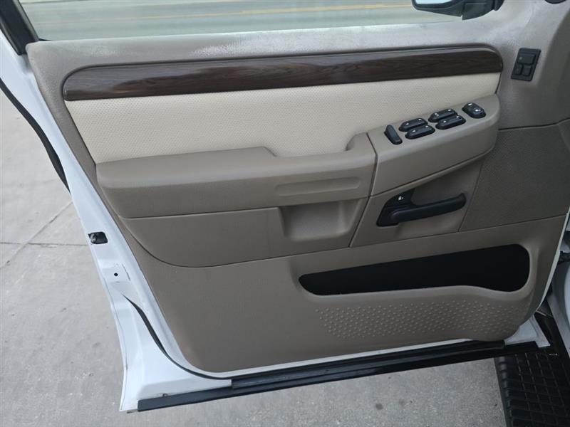 Ford Explorer Eddie Bauer 4WD 2002