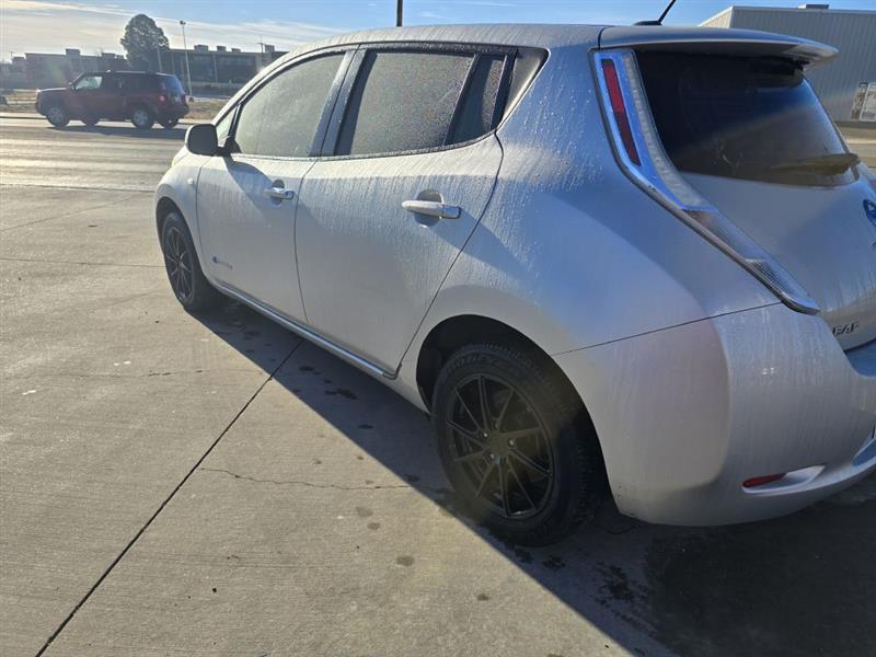 Nissan Leaf SV 2011