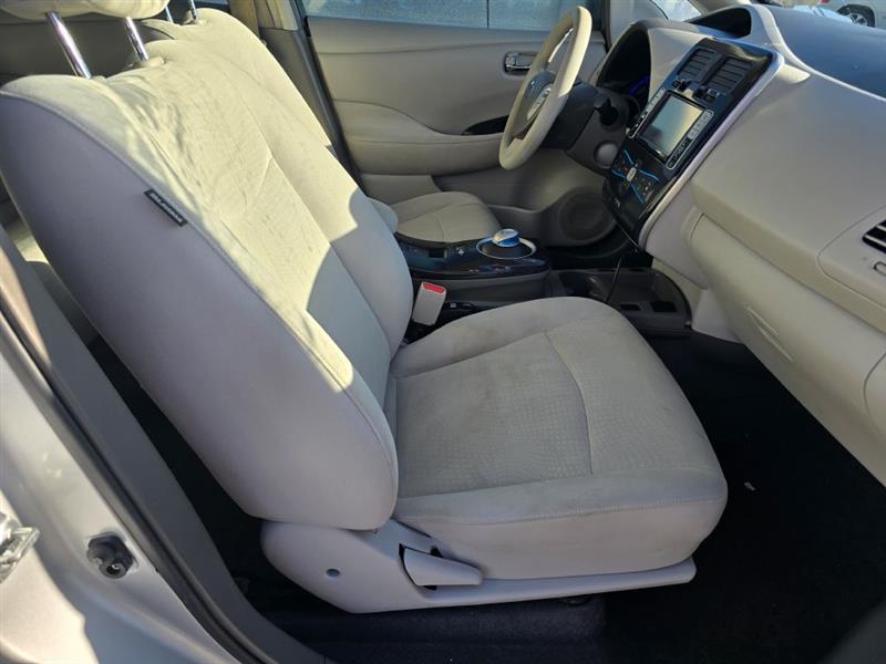 Nissan Leaf SV 2011