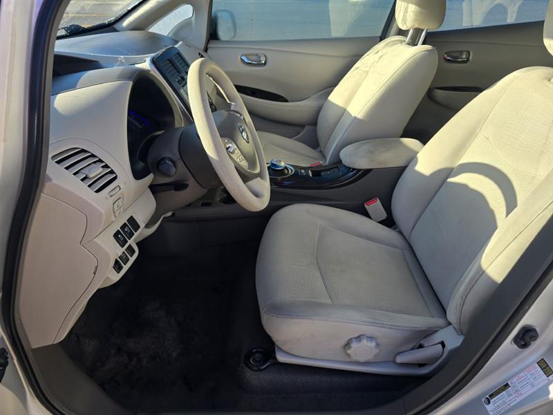 Nissan Leaf SV 2011
