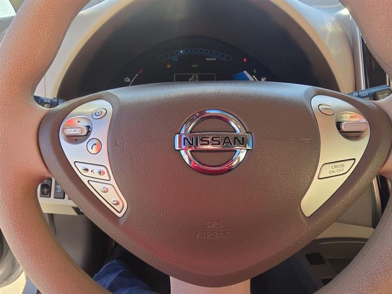 Nissan Leaf SV 2011
