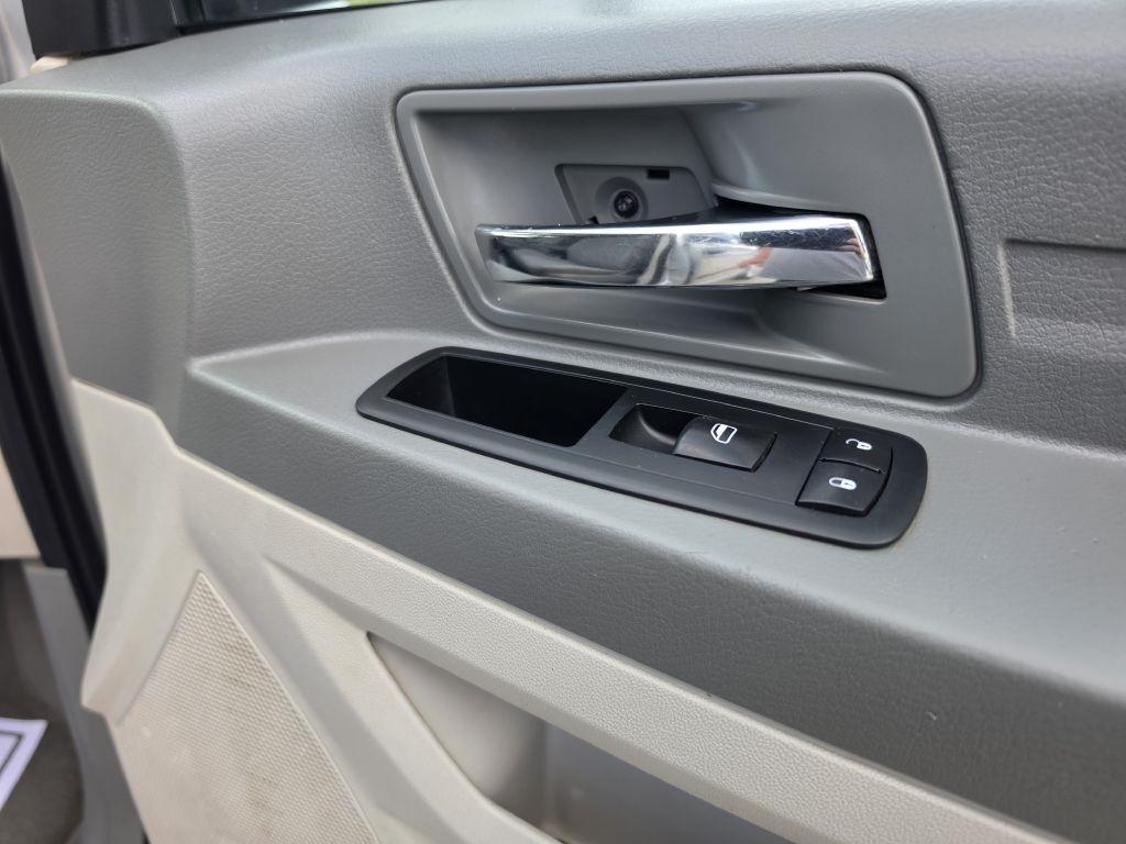 Dodge Grand Caravan SE 2008