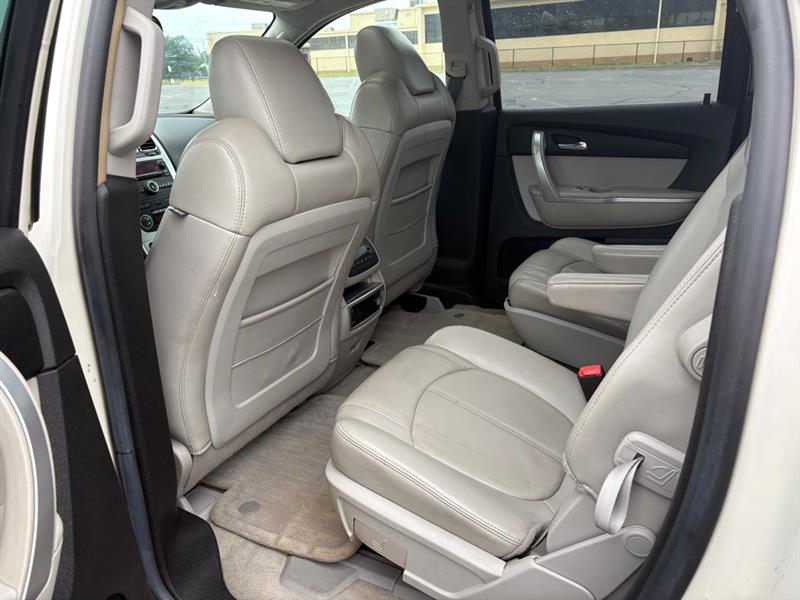 GMC Acadia SLT-2 FWD 2008