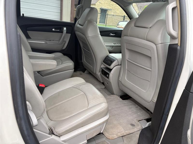 GMC Acadia SLT-2 FWD 2008