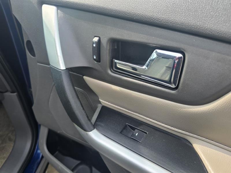 Ford Edge SE FWD 2012