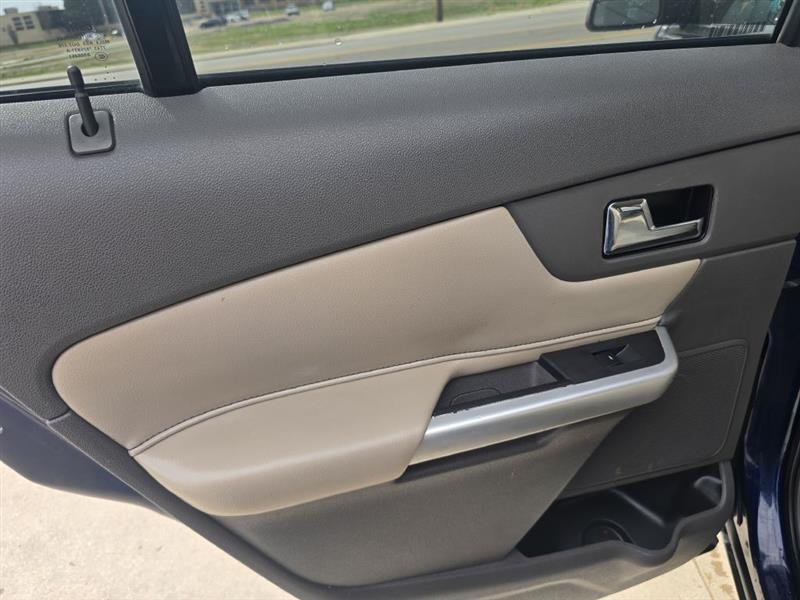 Ford Edge SE FWD 2012