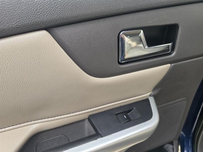 Ford Edge SE FWD 2012