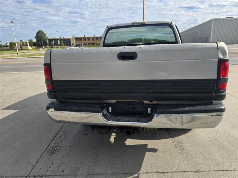 Dodge Ram 1500 Quad Cab 8-ft. Bed 2WD 1998