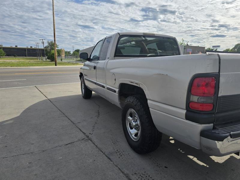 Dodge Ram 1500 Quad Cab 8-ft. Bed 2WD 1998