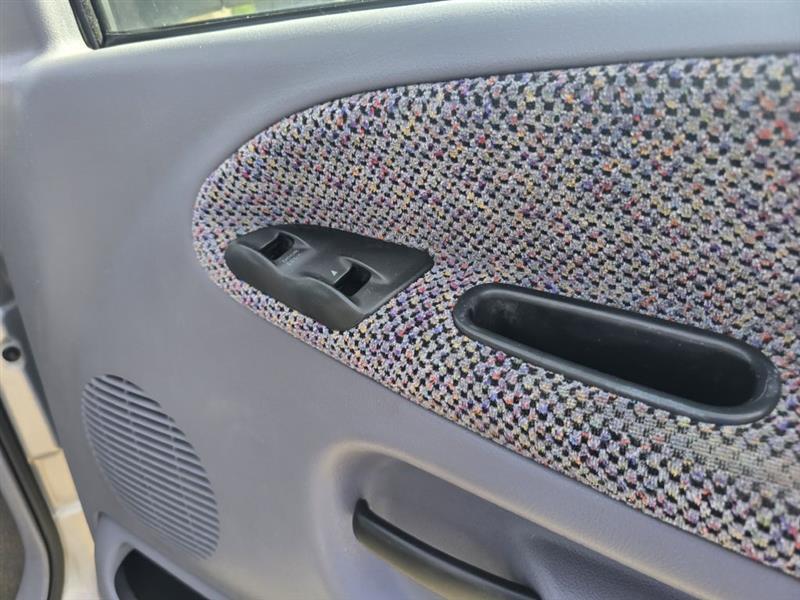 Dodge Ram 1500 Quad Cab 8-ft. Bed 2WD 1998