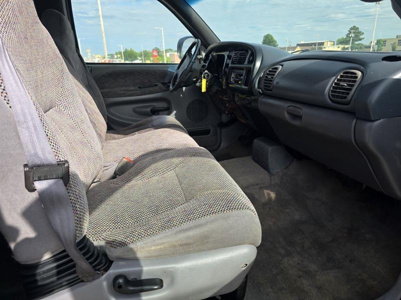 Dodge Ram 1500 Quad Cab 8-ft. Bed 2WD 1998