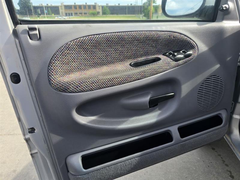 Dodge Ram 1500 Quad Cab 8-ft. Bed 2WD 1998