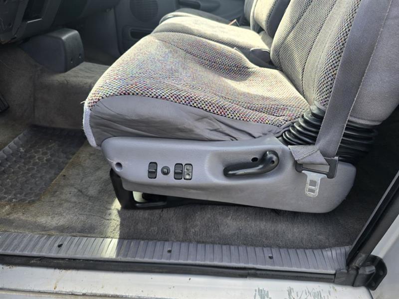 Dodge Ram 1500 Quad Cab 8-ft. Bed 2WD 1998