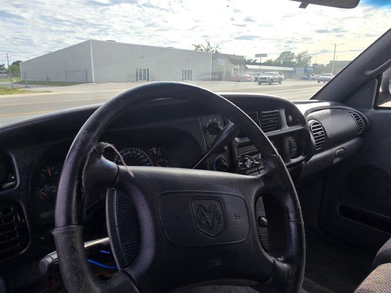 Dodge Ram 1500 Quad Cab 8-ft. Bed 2WD 1998