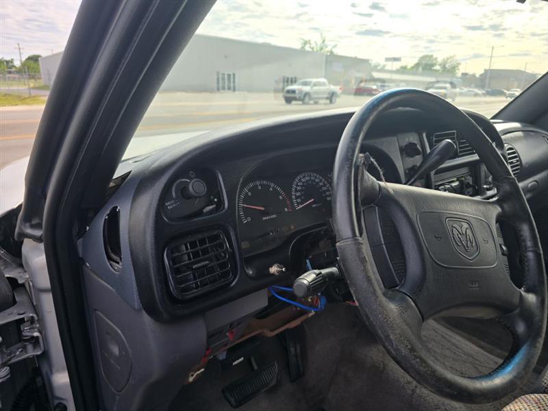 Dodge Ram 1500 Quad Cab 8-ft. Bed 2WD 1998