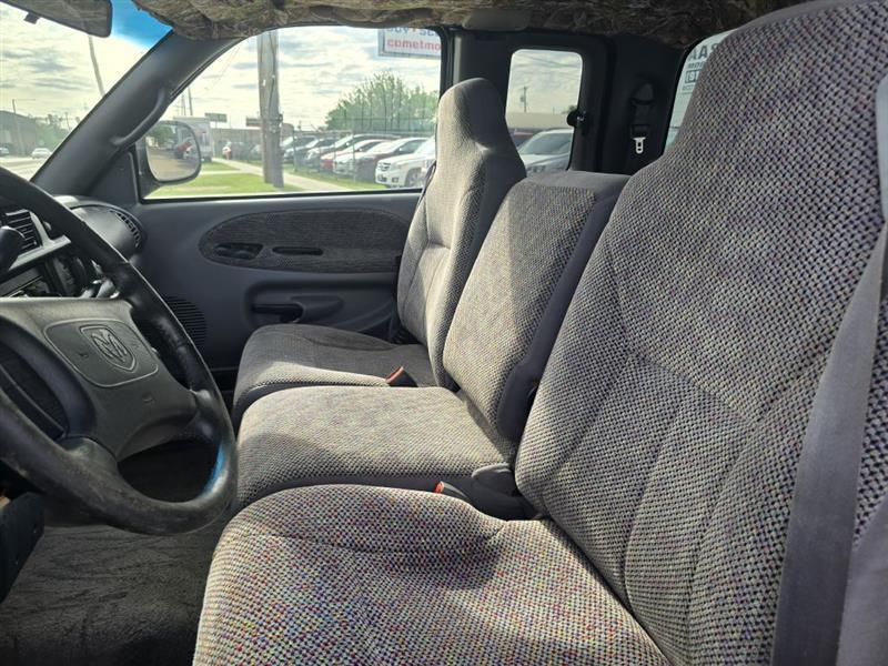 Dodge Ram 1500 Quad Cab 8-ft. Bed 2WD 1998
