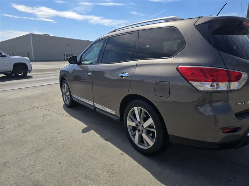 Nissan Pathfinder S 4WD 2014