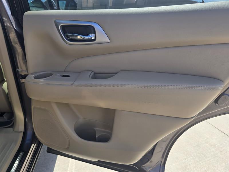 Nissan Pathfinder S 4WD 2014