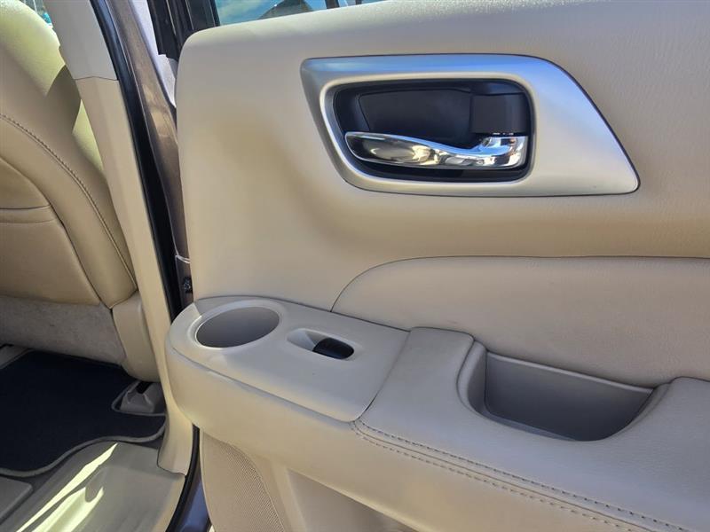 Nissan Pathfinder S 4WD 2014