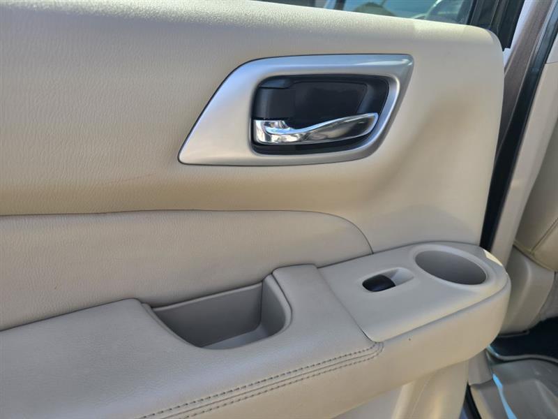 Nissan Pathfinder S 4WD 2014