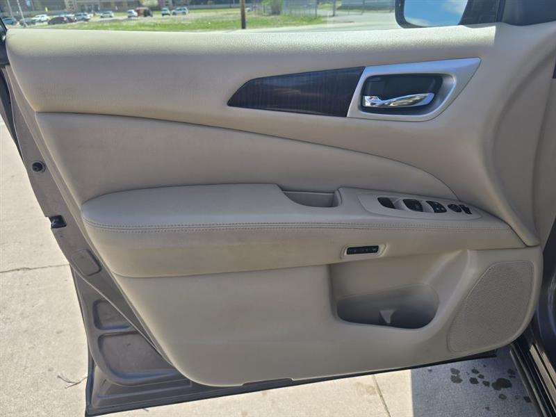 Nissan Pathfinder S 4WD 2014