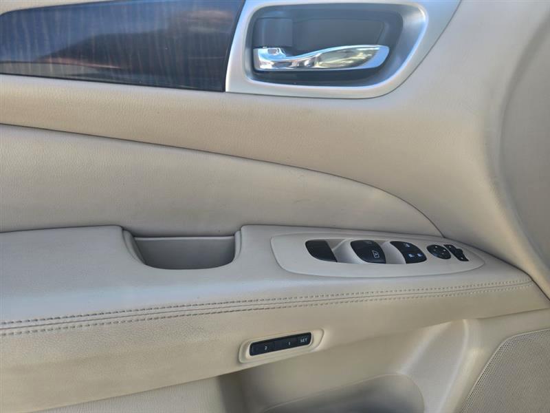 Nissan Pathfinder S 4WD 2014