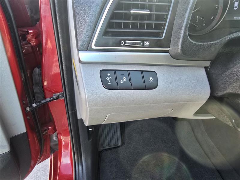 Hyundai Elantra Limited 2018