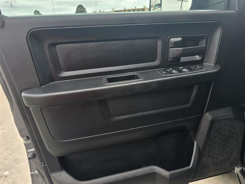 RAM 1500 Classic Tradesman Quad Cab 2WD 2021