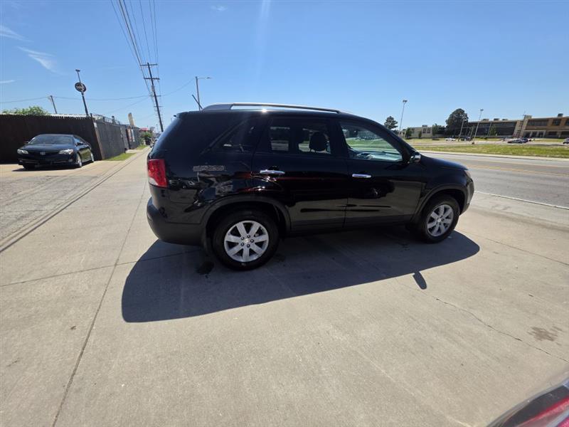Kia Sorento LX 2WD 2011