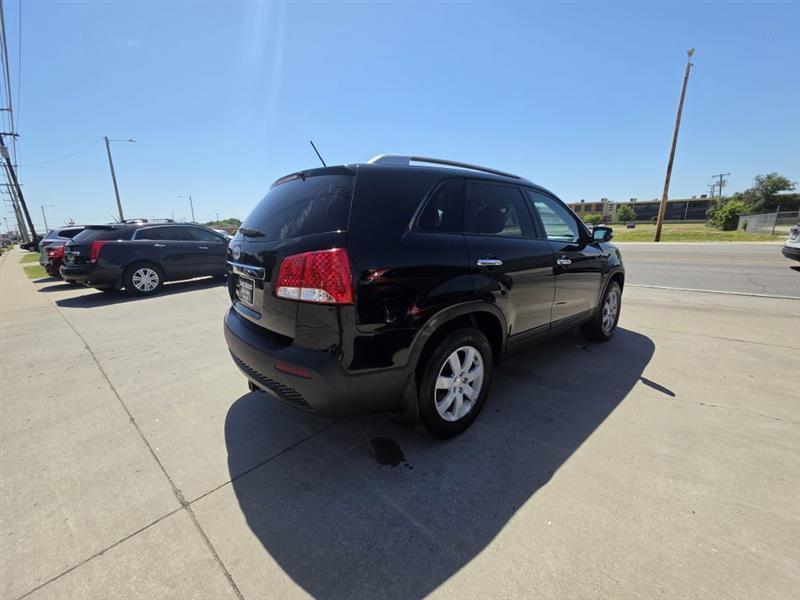 Kia Sorento LX 2WD 2011