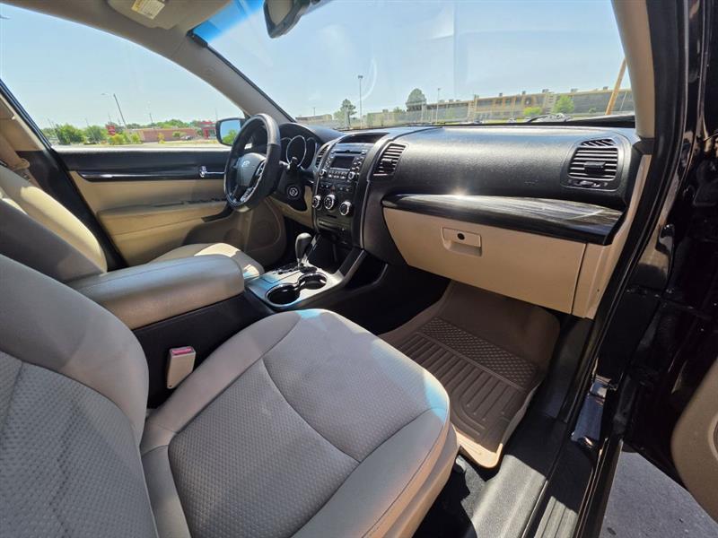 Kia Sorento LX 2WD 2011