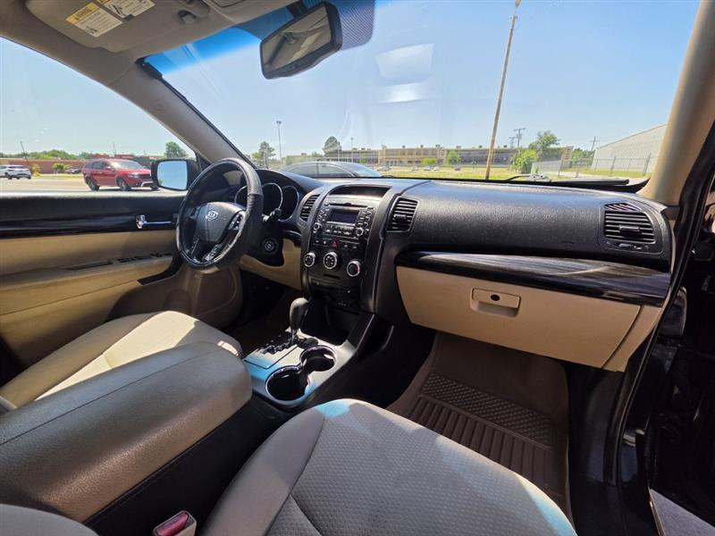 Kia Sorento LX 2WD 2011