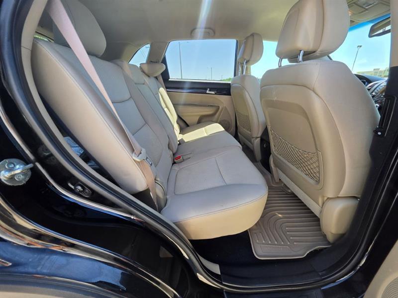 Kia Sorento LX 2WD 2011