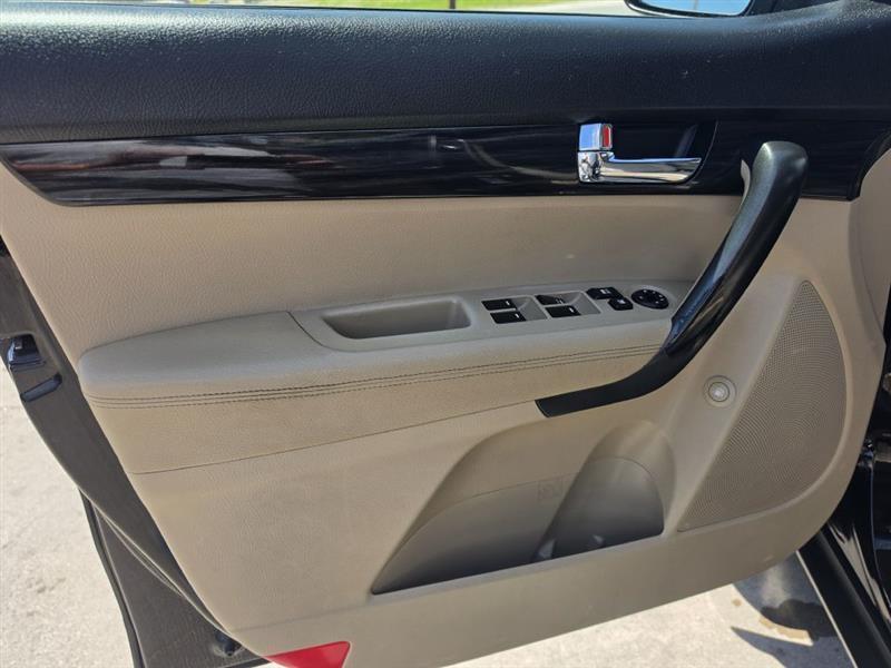 Kia Sorento LX 2WD 2011