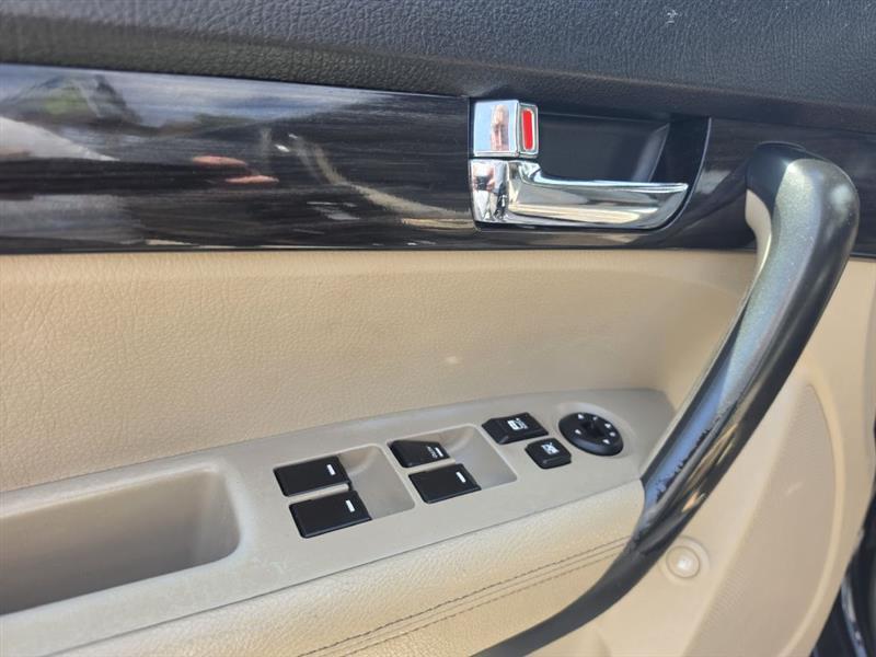 Kia Sorento LX 2WD 2011