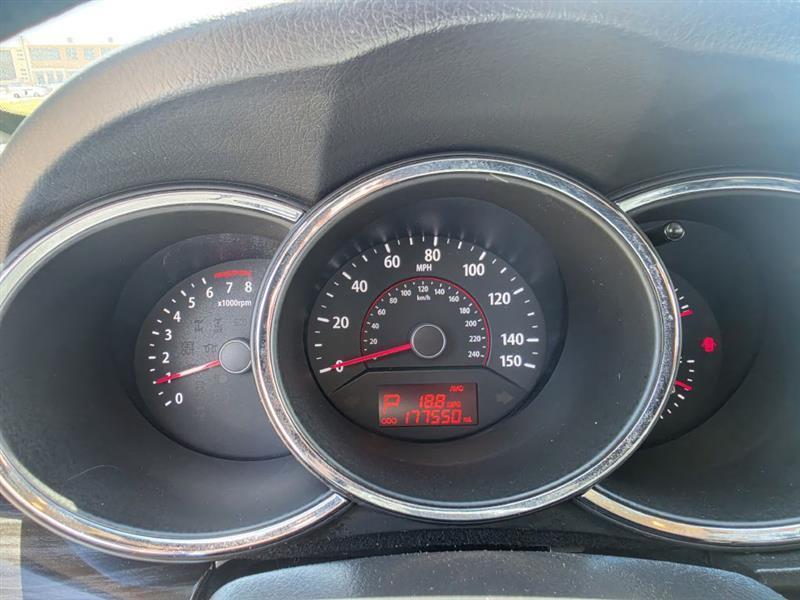 Kia Sorento LX 2WD 2011