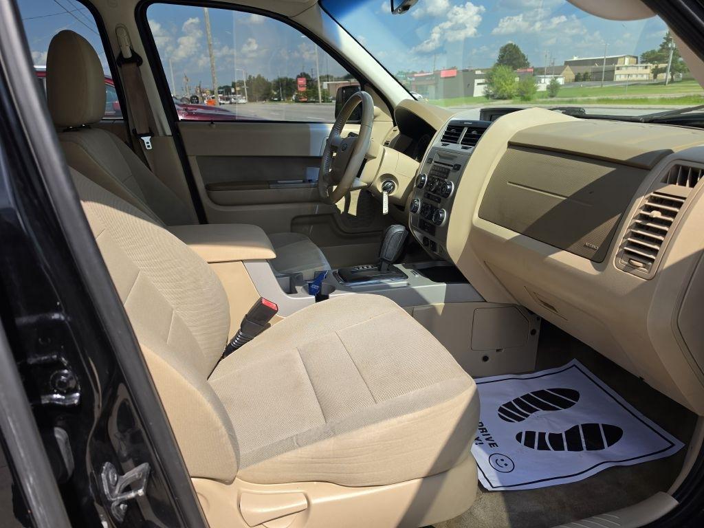 Ford Escape XLT FWD 2010