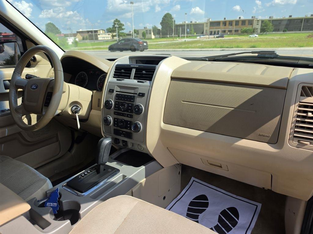 Ford Escape XLT FWD 2010