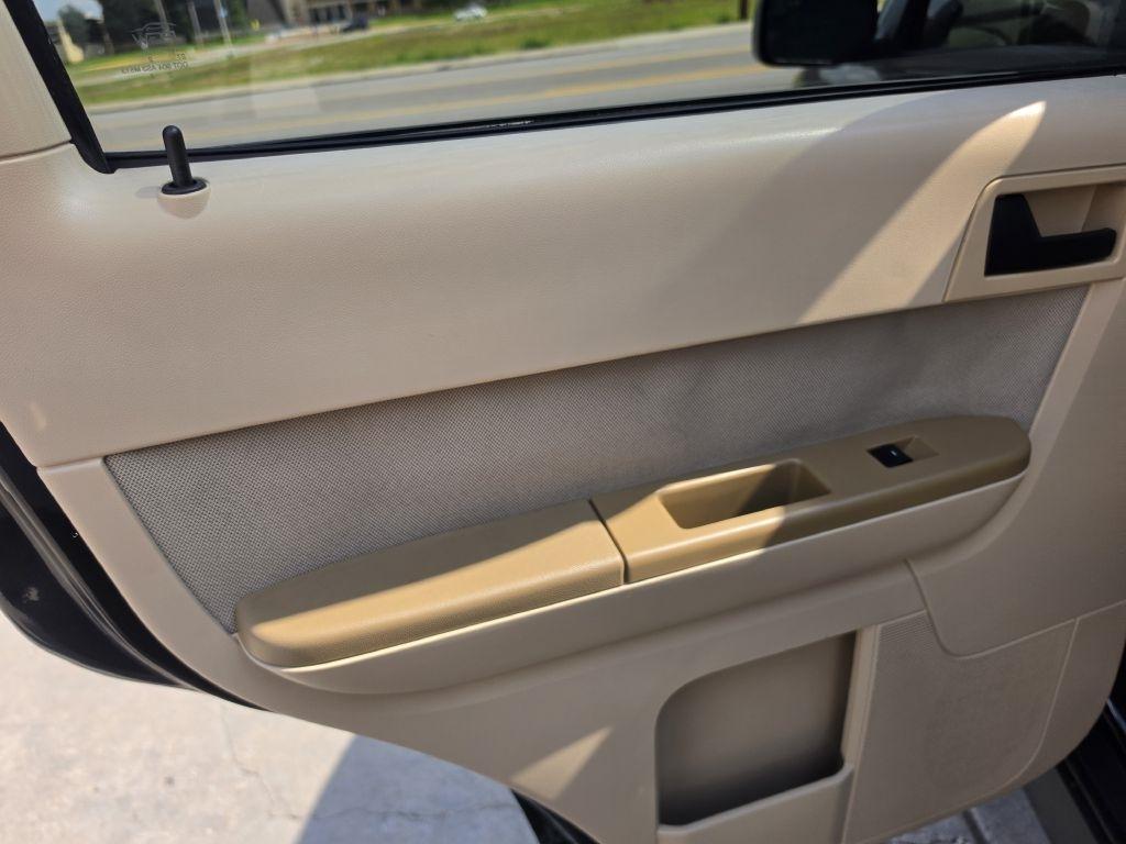 Ford Escape XLT FWD 2010