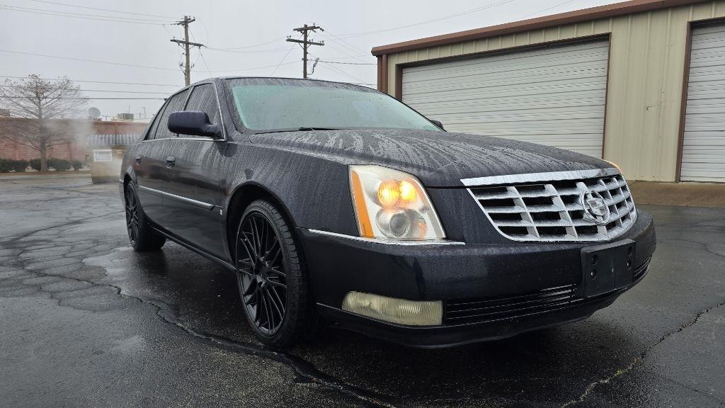 Cadillac DTS Sedan 2007