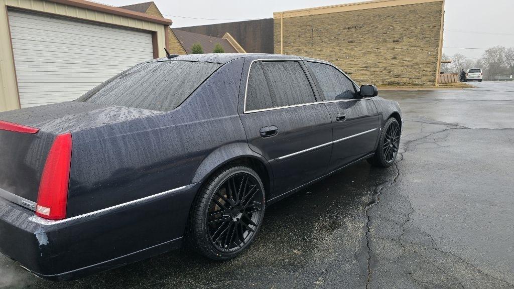Cadillac DTS Sedan 2007