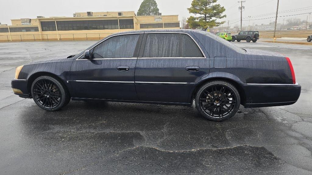Cadillac DTS Sedan 2007